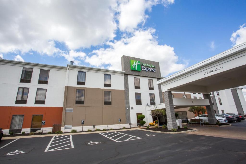 Holiday Inn Express Wilmington an IHG Hotel - image 2