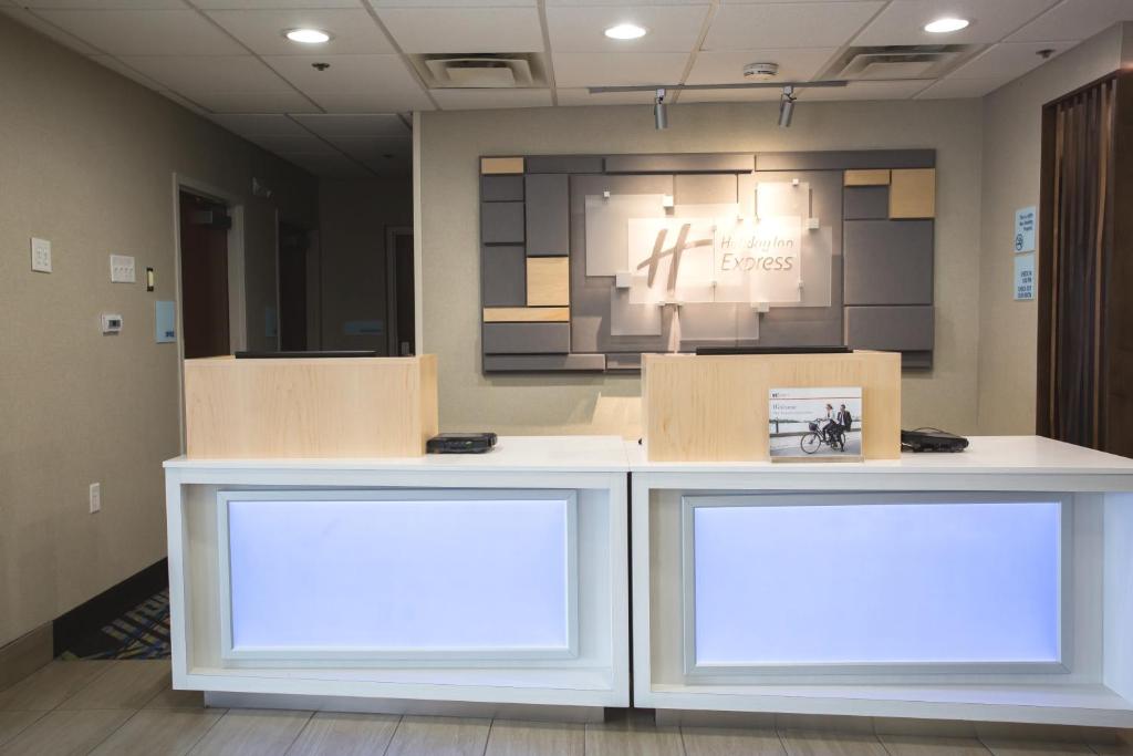 Holiday Inn Express Wilmington an IHG Hotel - image 7