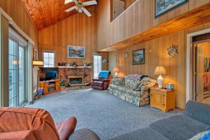 Wilmington Home with Pool Access 20 Mins to Mt Snow