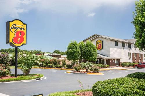 Super 8 by Wyndham Wilmington - main image