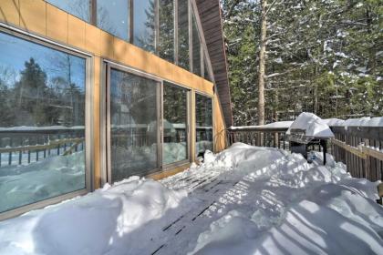 Cozy A-Frame with Pool Table 8 Mi to Mt Snow! - image 12