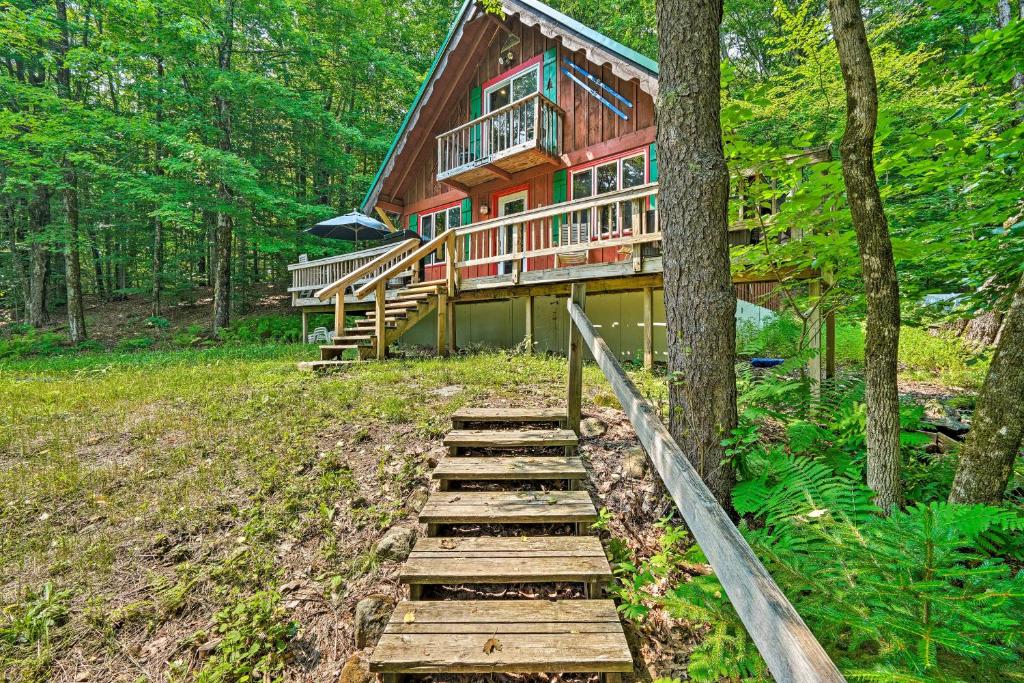 Cozy Treetop Hideaway By Harriman Reservoir - main image