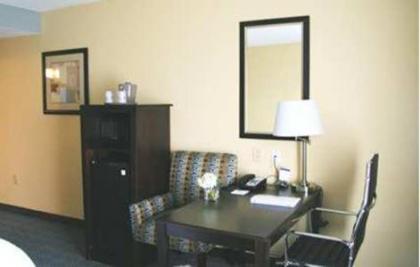 Hampton Inn Wilson Downtown - image 3