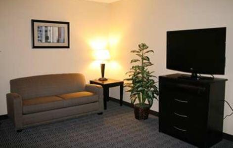 Hampton Inn Wilson Downtown - image 6