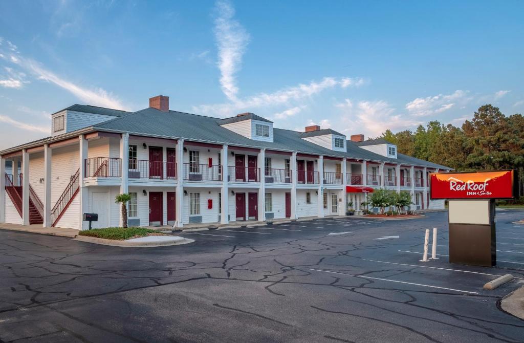 Red Roof Inn & Suites Wilson - main image