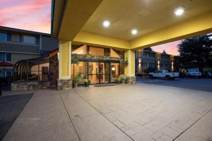 Best Western Plus Parkway Inn - image 13