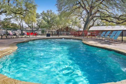 Wimberley Log Cabins Resort and Suites - Unit 1 - image 3