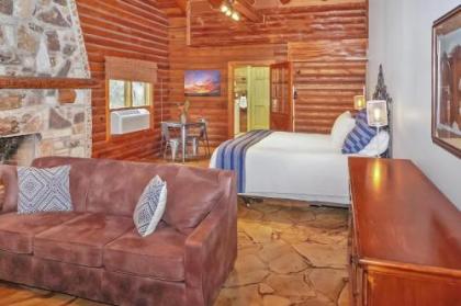 Wimberley Log Cabins Resort and Suites - Unit 1 - image 4