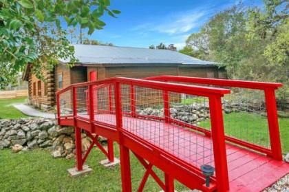 Wimberley Log Cabins Resort and Suites - Unit 4 - image 3