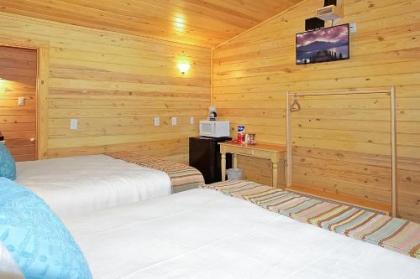 Wimberley Log Cabins Resort and Suites - Unit 8 - image 2