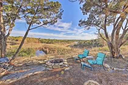 Pura Vida Peaceful Hill Country Hideaway with Pond Views - image 17