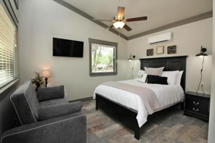 Green Acres Cottages - Blanco Suite - image 2