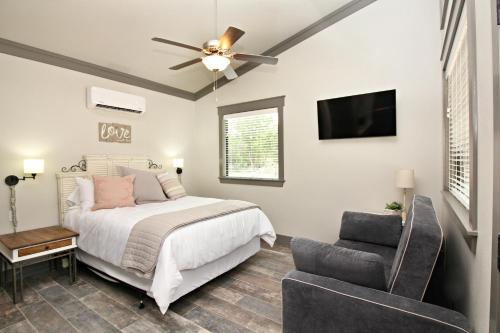 Green Acres Cottages - Wimberley Suite - main image