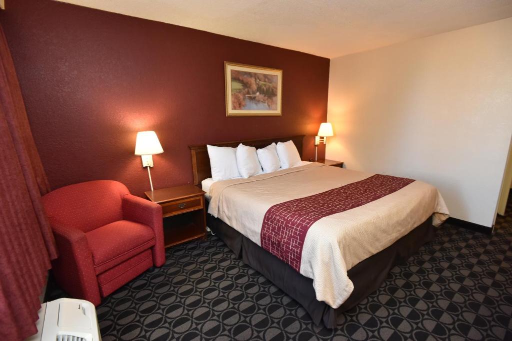 Red Roof Inn Lexington - Winchester - image 2