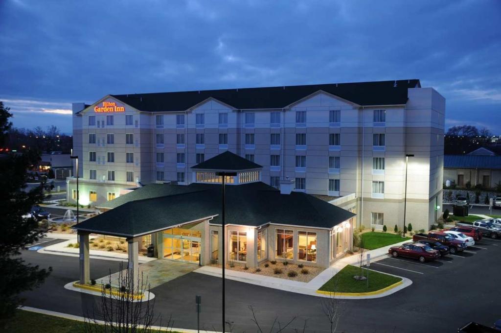 Hilton Garden Inn Winchester - main image