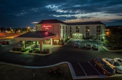 Hampton Inn Winchester-University/ Mall - image 2