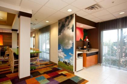 Fairfield Inn and Suites by Marriott Winchester - image 10