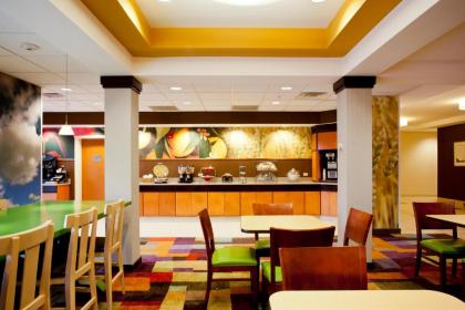 Fairfield Inn and Suites by Marriott Winchester - image 8