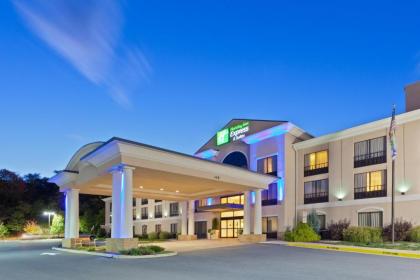 Holiday Inn Express and Suites Winchester an IHG Hotel - image 10