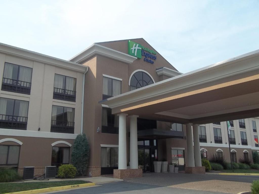 Holiday Inn Express and Suites Winchester an IHG Hotel - image 7