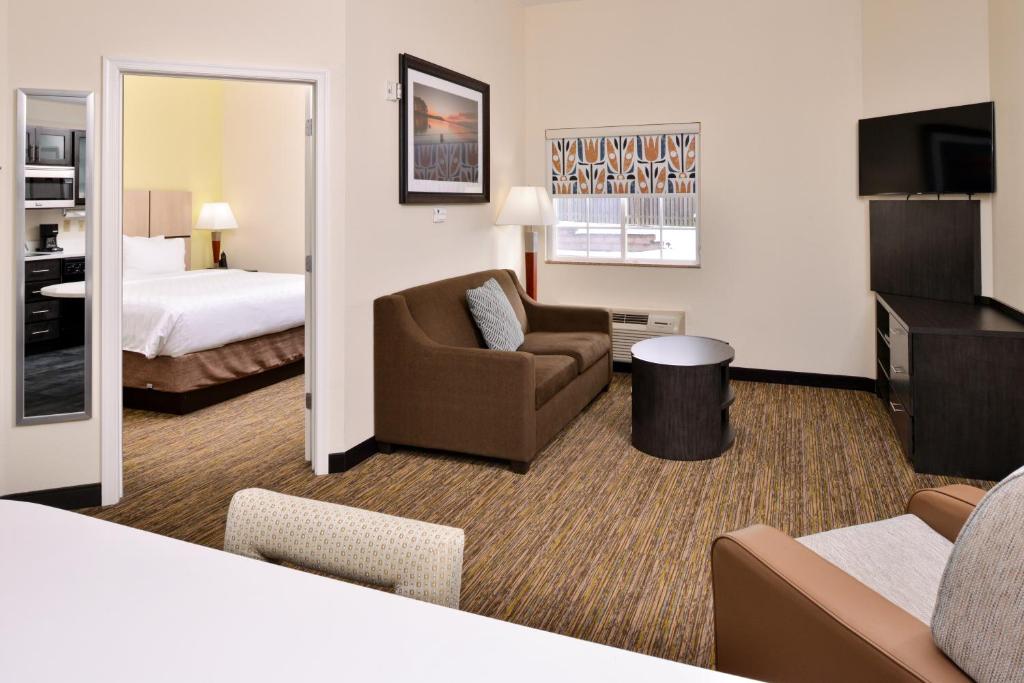 Candlewood Suites Winchester an IHG Hotel - image 7