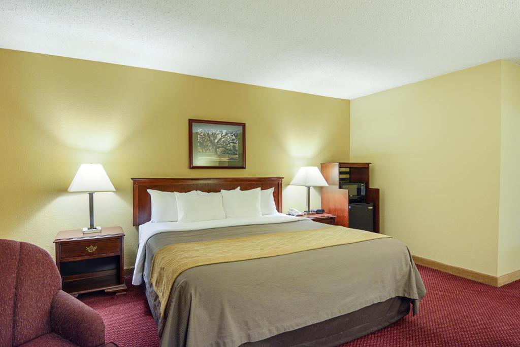 Quality Inn - image 3