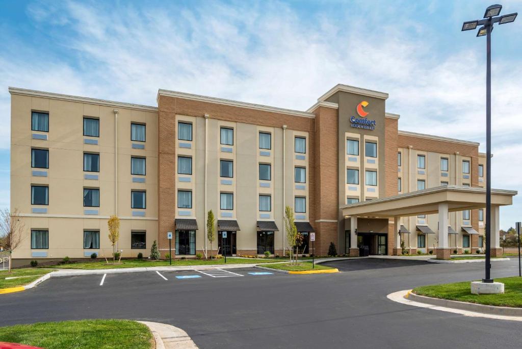 Comfort Inn & Suites - main image