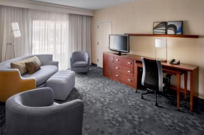 Courtyard By Marriott Hartford Windsor Airport - image 15