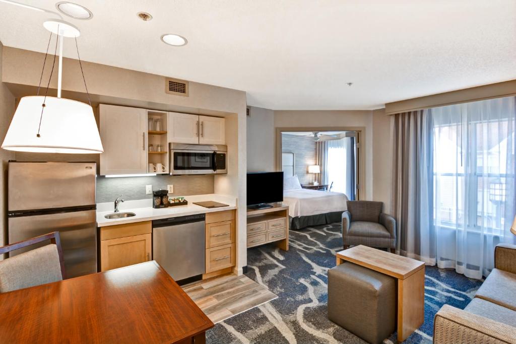 Homewood Suites Hartford/Windsor Locks - main image