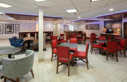 Holiday Inn Express & Suites Bradley Airport an IHG Hotel - image 15