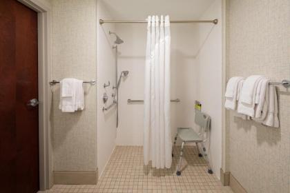 Holiday Inn Express & Suites Bradley Airport an IHG Hotel - image 16