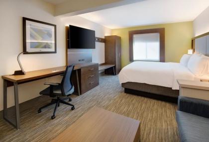 Holiday Inn Express & Suites Bradley Airport an IHG Hotel - image 7