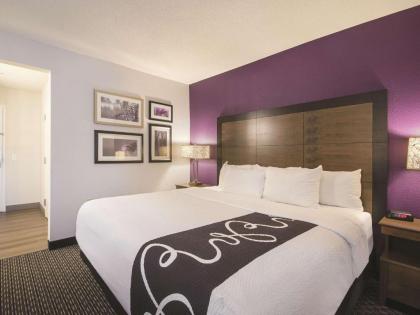 La Quinta by Wyndham Hartford - Bradley Airport - image 13