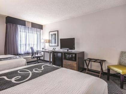 La Quinta by Wyndham Hartford - Bradley Airport - image 5