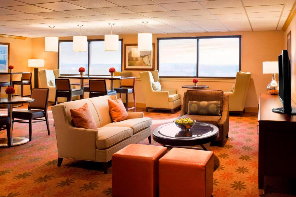 Sheraton Hartford Hotel at Bradley Airport - main image