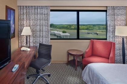 Sheraton Hartford Hotel at Bradley Airport - image 9