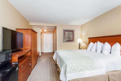 Days Inn by Wyndham Windsor Locks / Bradley Intl Airport - image 13