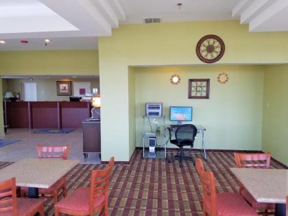 Days Inn by Wyndham Windsor Locks / Bradley Intl Airport - image 15