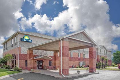 Days Inn by Wyndham Madison NE/Windsor - image 12