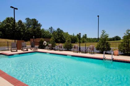 Hampton Inn Winfield - image 11