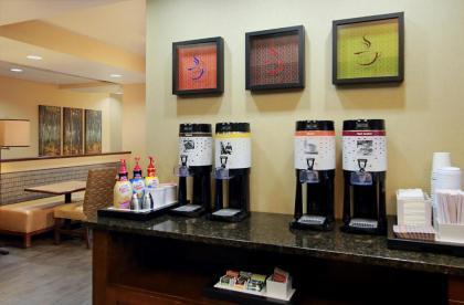 Hampton Inn Winfield - image 14