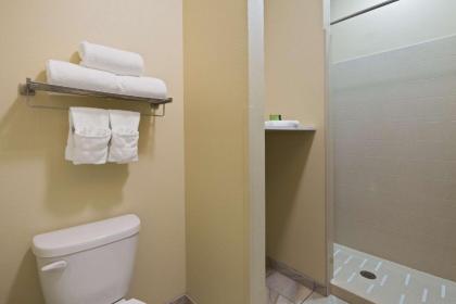 Best Western Plus Patterson Park Inn - image 11