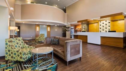 Best Western Plus Patterson Park Inn - image 5