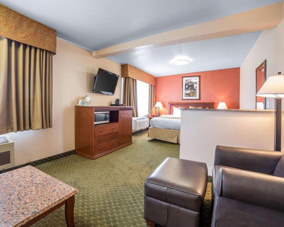 Quality Inn Winnemucca- Model T Casino - image 2