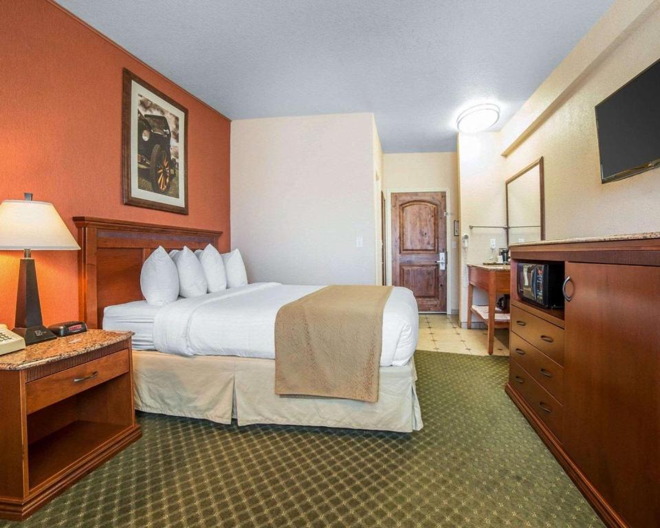 Quality Inn Winnemucca- Model T Casino - image 3