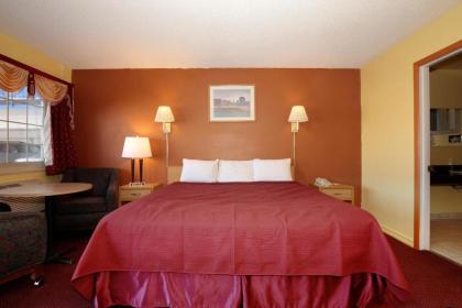 Regency Inn - image 12