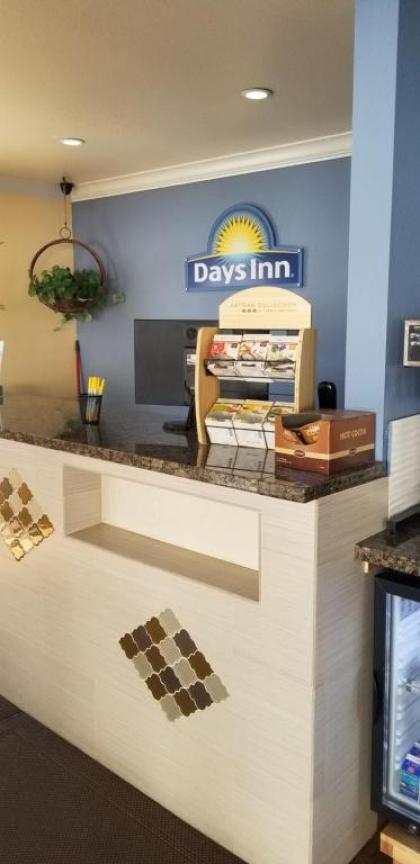 Days Inn by Wyndham Winnemucca - image 11