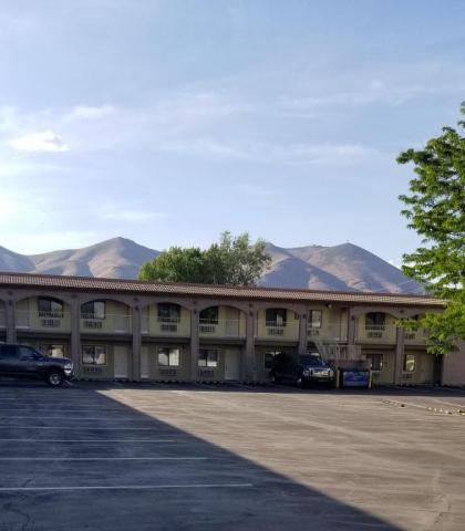 Days Inn by Wyndham Winnemucca - image 8