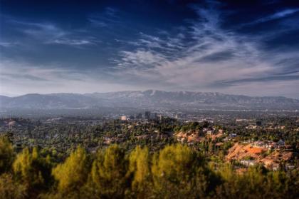 Canoga Hotel at Warner Center - image 10