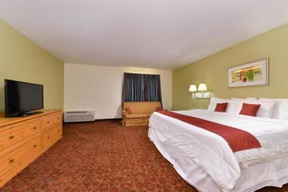 Americas Best Value Inn & Suites-Winnie - image 12